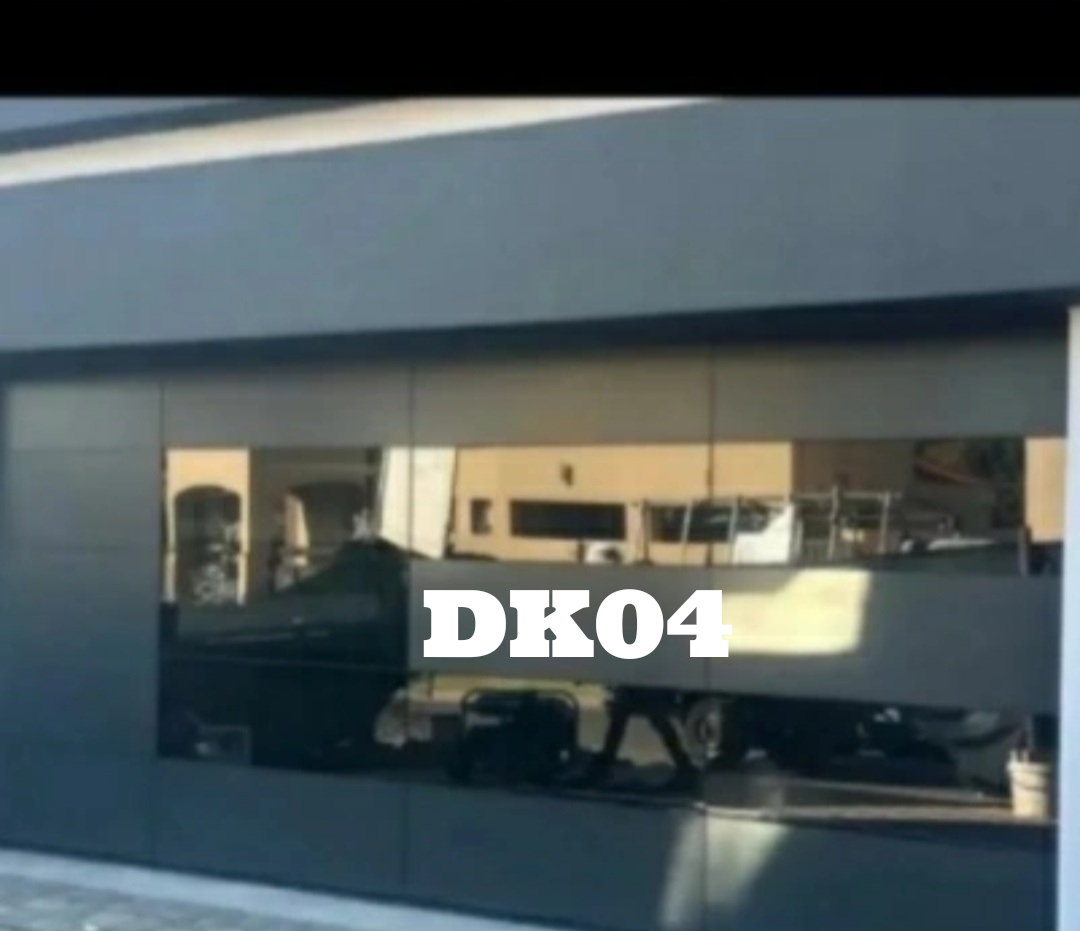 DK04 PanoramaLine Aluminium Garage Door - Image 2